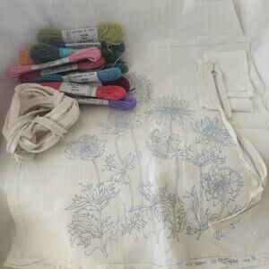 Floral Crewel Needlework Pillow Kit American Home Paragon No Chart 14x14 B19
